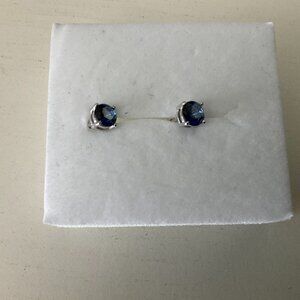 Fabulous NWOT silver & vivid bluish color tanzanite earrings AAA